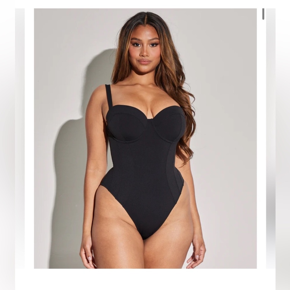 TA3 hi cut Lushy xs D/DD TIK TOK VIRAL * SNATCHED* corset swimsuit! XS-S 🔥!!